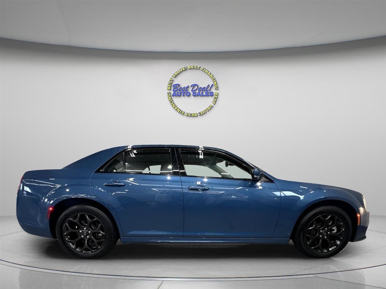 Used 2022 Chrysler 300 Touring L AWD/4WD image 6
