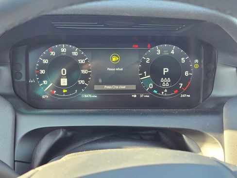 Used 2025 Land Rover Discovery Sport S image 25