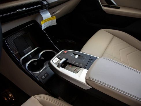 Used 2025 BMW X1 xDrive28i w/ Technology Package image 17