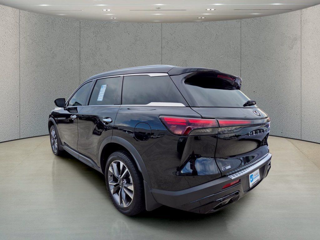 Used 2023 INFINITI QX60 Luxe w/ Cargo Package FWD image 3