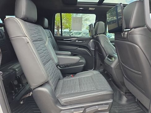 Certified 2023 Cadillac Escalade ESV V image 23