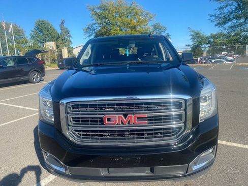 Used 2019 GMC Yukon XL SLT image 2