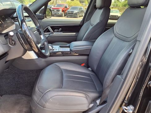 Used 2025 Land Rover Range Rover Long Wheelbase SE image 30