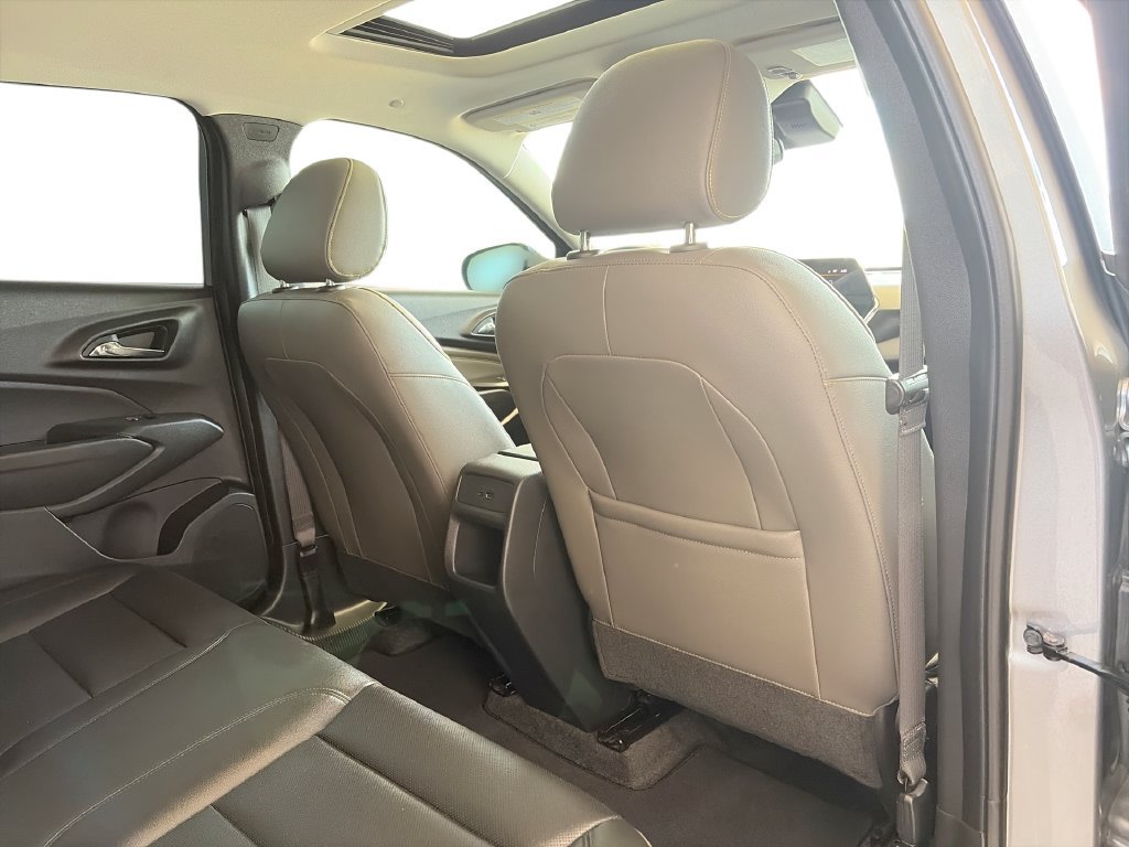 Used 2025 Chevrolet Trax ACTIV w/ Sunroof Package FWD image 28