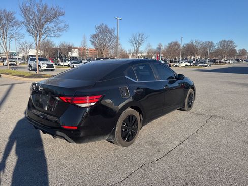 Used 2025 Nissan Sentra S image 5