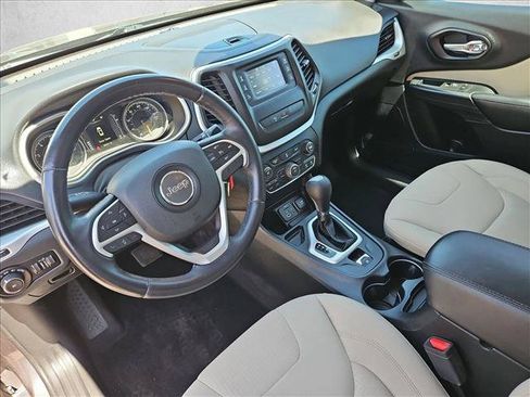 Used 2016 Jeep Cherokee Latitude w/ Safety/Convenience Group FWD image 13