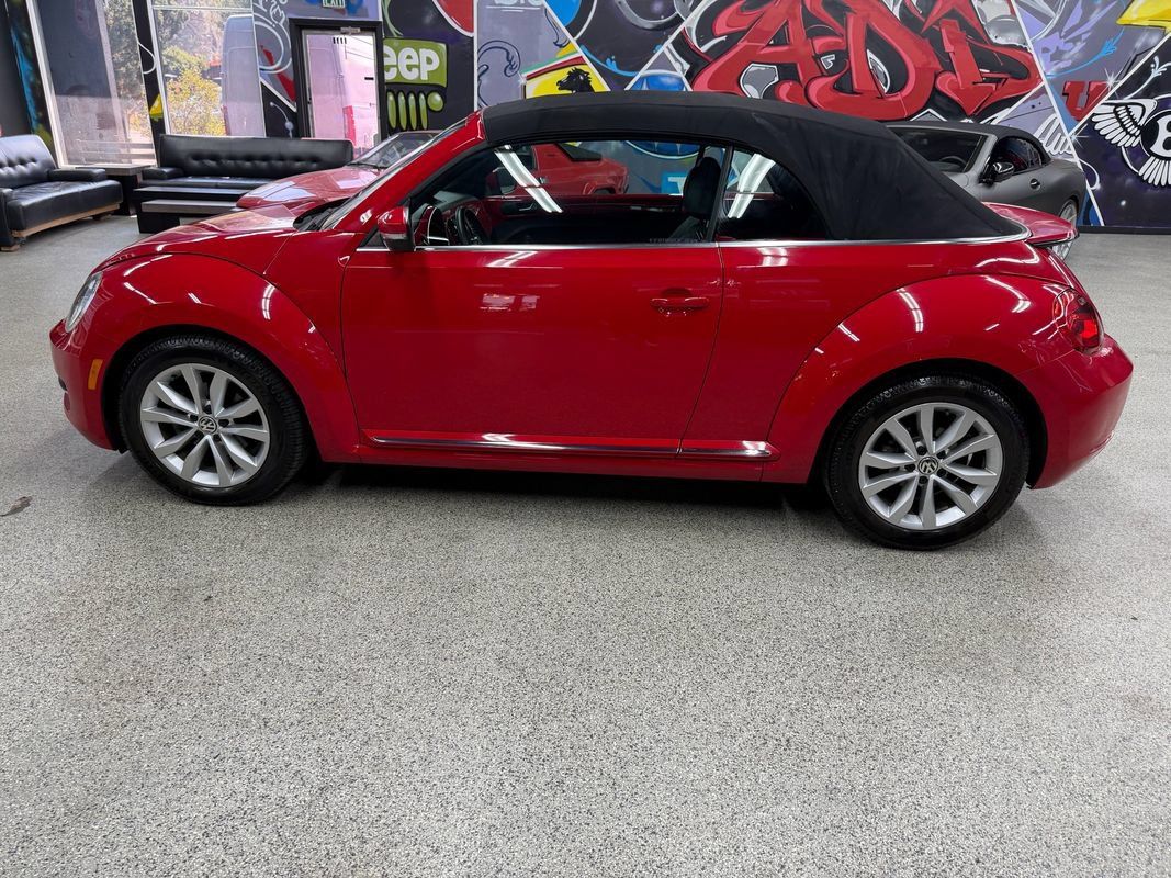 Used 2013 Volkswagen Beetle TDI FWD image 2