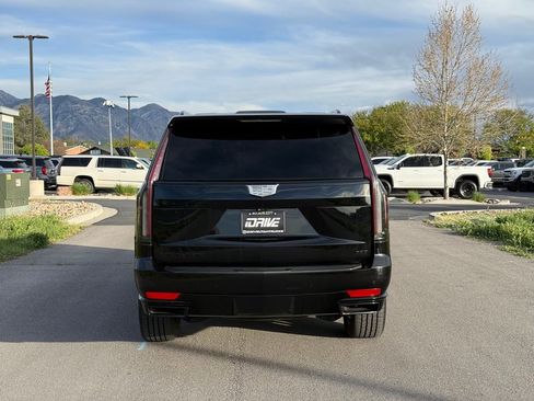 Used 2022 Cadillac Escalade Sport Platinum AWD/4WD image 11