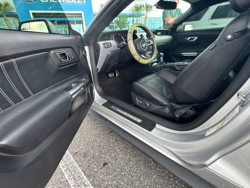 Used 2017 Ford Mustang Premium RWD image 6
