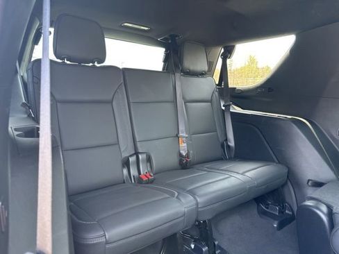 Used 2025 GMC Yukon Denali AWD/4WD image 14