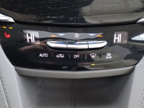 Used 2022 Cadillac XT6 Premium Luxury image 22