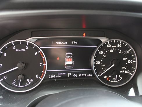 Used 2024 Nissan Rogue SV image 9