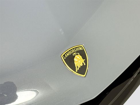 Used 2024 Lamborghini Revuelto AWD/4WD image 33