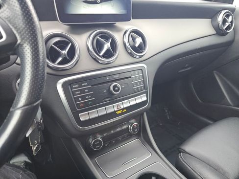 Used 2019 Mercedes-Benz GLA 250 4MATIC image 28