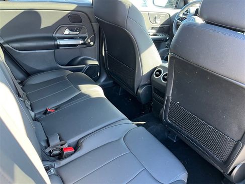 Certified 2025 Mercedes-Benz GLB 250 4MATIC image 18