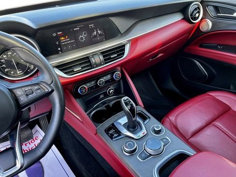 Used 2020 Alfa Romeo Stelvio Ti w/ Nero Edizione image 39