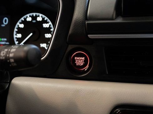 Used 2025 Honda Pilot EX-L image 33