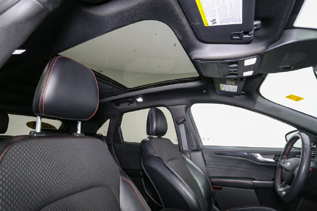 Used 2024 Ford Escape ST-Line w/ Tech Pack #1 AWD/4WD image 18