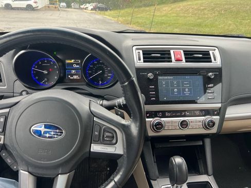 Used 2016 Subaru Outback 2.5i Premium w/ Popular Package #1 AWD/4WD image 5