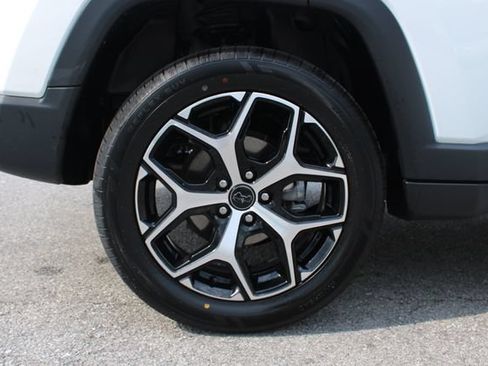 Used 2025 Jeep Compass Limited AWD/4WD image 36