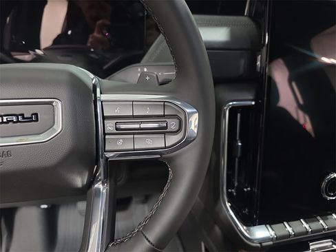 New 2026 GMC Yukon XL Denali w/ LPO, Floor Liner Package image 21