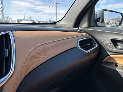 Used 2021 Chevrolet Equinox Premier image 42