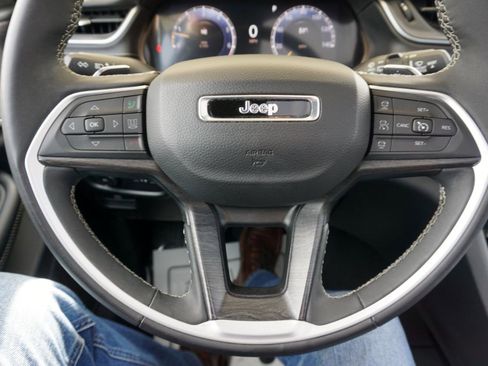 Used 2024 Jeep Grand Cherokee L Limited w/ Luxury Tech Group II image 20