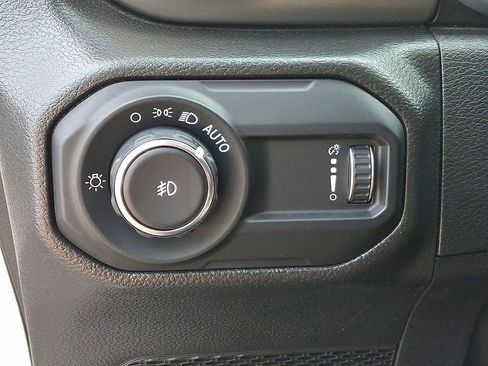 Used 2023 Jeep Wrangler Sport S image 21