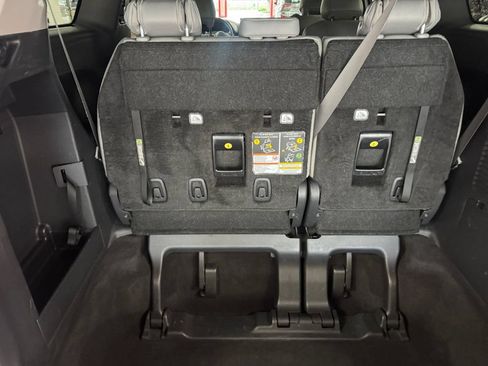 Used 2025 Toyota Sienna XLE FWD image 22