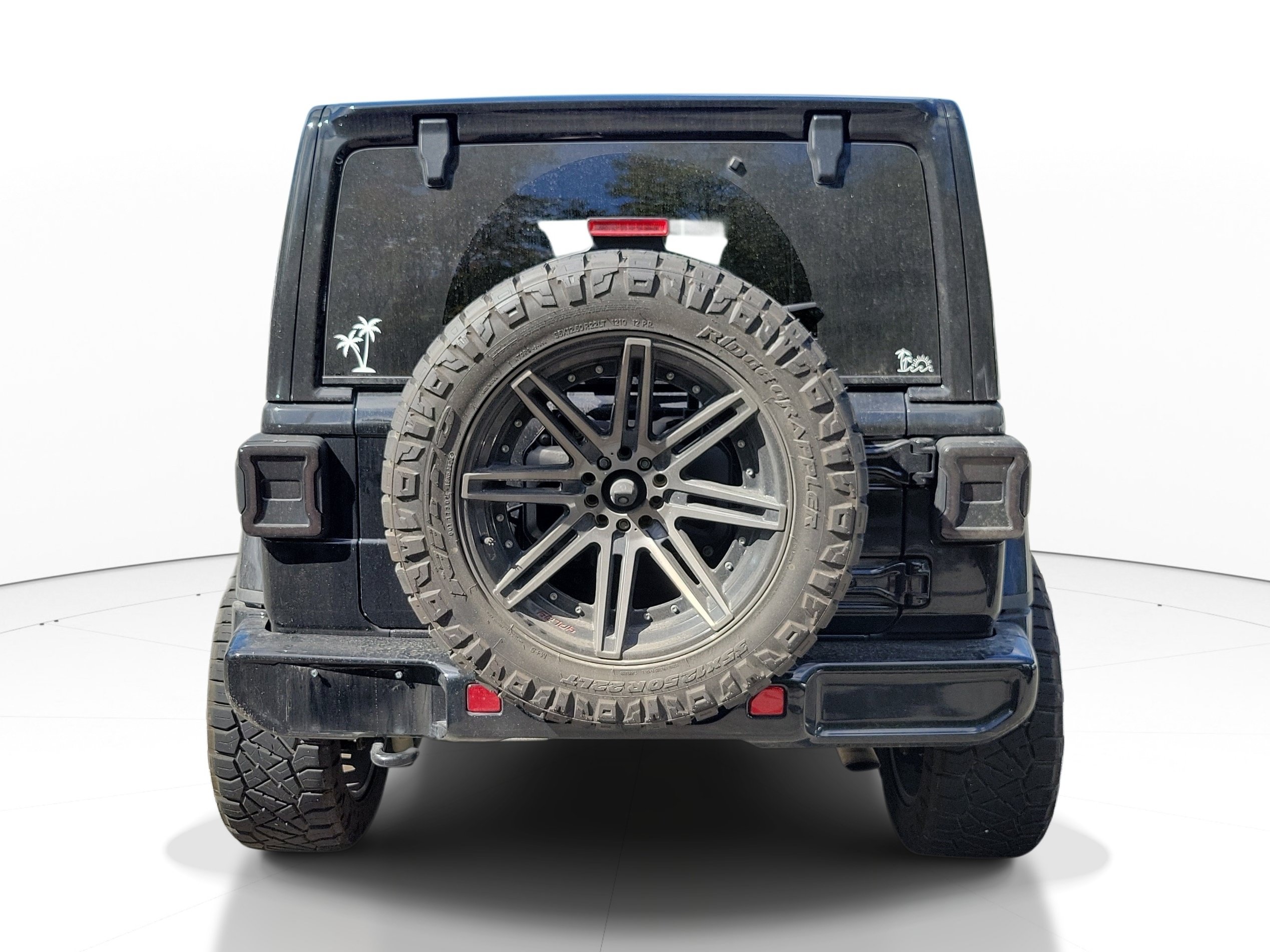 Used 2021 Jeep Wrangler Unlimited Sahara w/ Uconnect 4C Nav & Sound Group AWD/4WD image 3