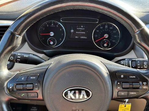 Used 2018 Kia Sorento LX image 17