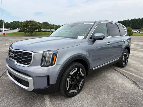 Used 2025 Kia Telluride S FWD image 7
