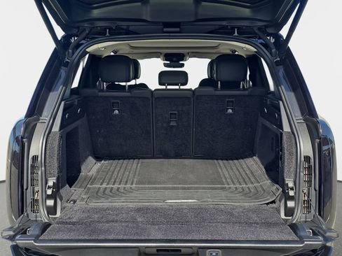 Certified 2023 Land Rover Range Rover SE image 12