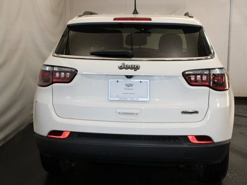 Used 2019 Jeep Compass Latitude image 6