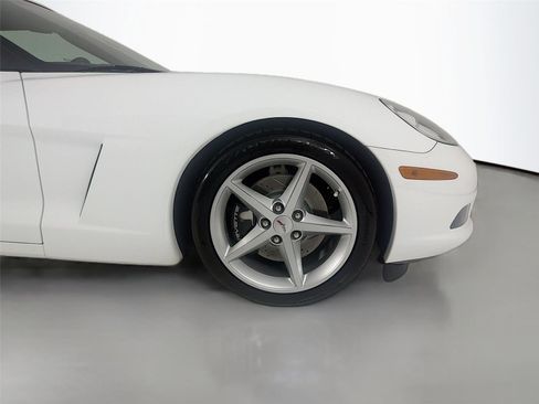 Used 2011 Chevrolet Corvette Convertible w/ Preferred Equipment Group RWD image 30