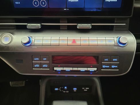 Used 2025 Hyundai Kona SEL image 29