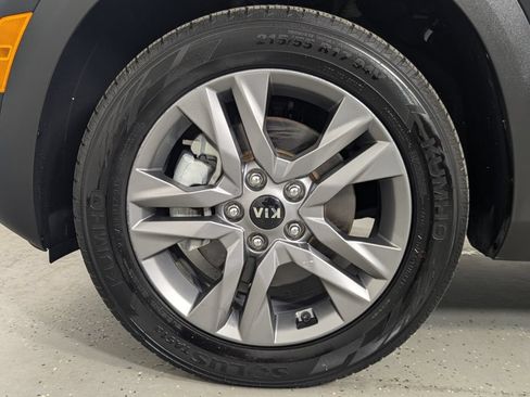 Used 2021 Kia Seltos LX AWD/4WD image 9