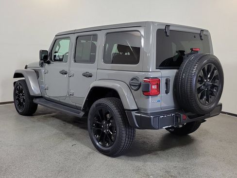 Used 2021 Jeep Wrangler Unlimited Sahara AWD/4WD image 5