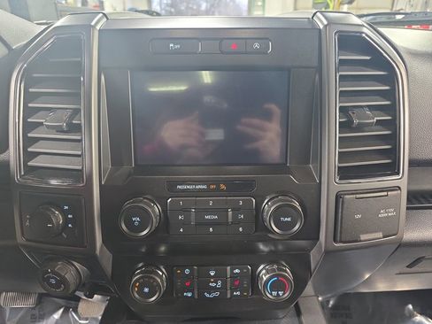 Used 2019 Ford F150 XLT w/ Equipment Group 302A Luxury image 18