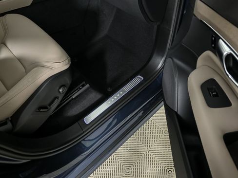 New 2026 Volvo XC90 B6 Plus w/ Protection Package Premier image 26