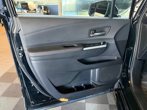 Used 2025 Toyota Sienna XSE AWD/4WD image 31