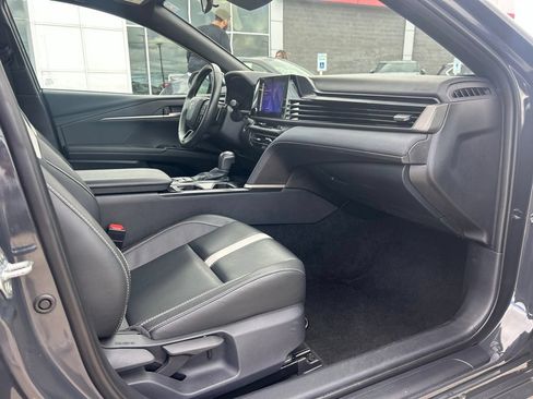 Used 2025 Toyota Camry SE FWD image 14