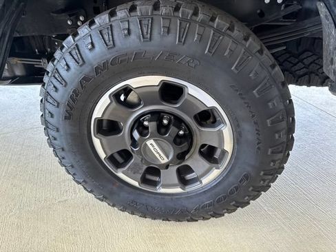 Used 2024 Ford F250 Lariat w/ Tremor Off-Road Package AWD/4WD image 43