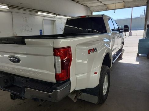 Used 2018 Ford F350 Lariat w/ Lariat Ultimate Package AWD/4WD image 5