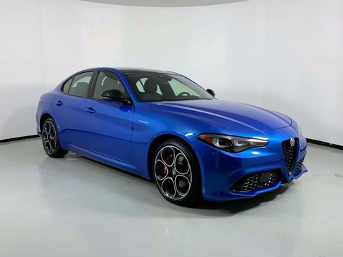 Used 2024 Alfa Romeo Giulia Veloce image 4