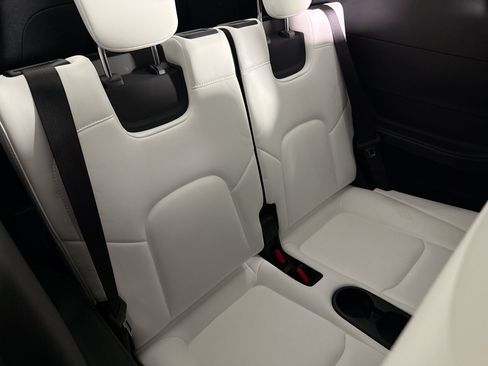Used 2023 Tesla Model Y Long Range AWD/4WD image 38