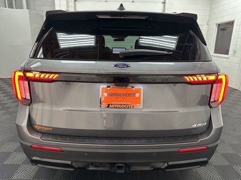Used 2025 Ford Explorer ST-Line AWD/4WD image 9