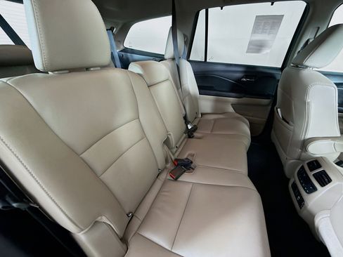 Used 2019 Honda Pilot Touring image 37