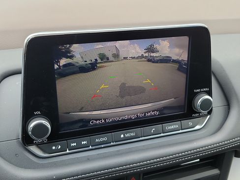 Certified 2023 Nissan Rogue SV FWD image 28