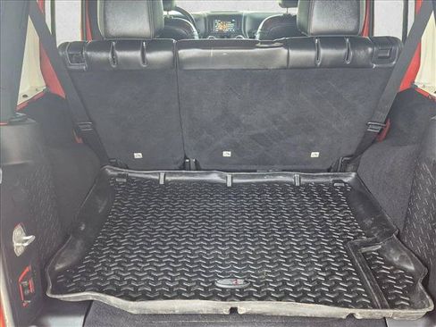 Used 2015 Jeep Wrangler Unlimited Rubicon AWD/4WD image 6
